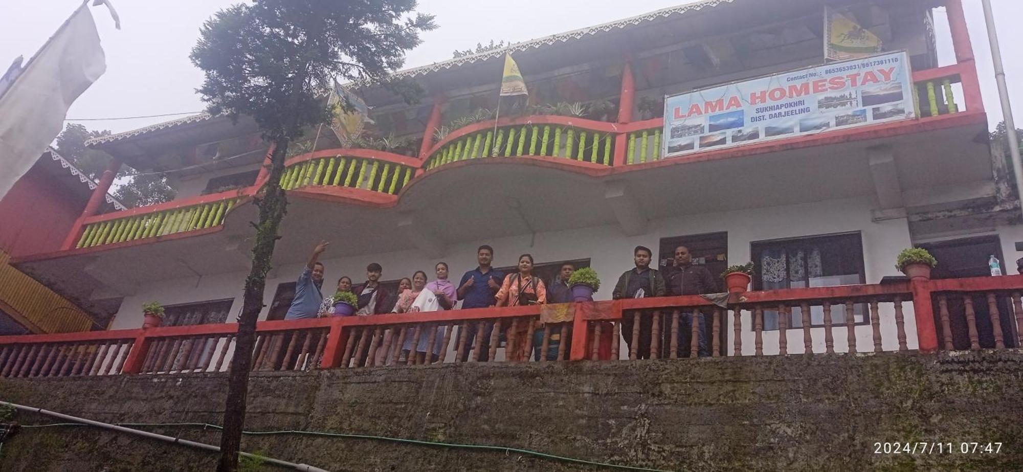 Lama Homestay Дарджилинг Экстерьер фото